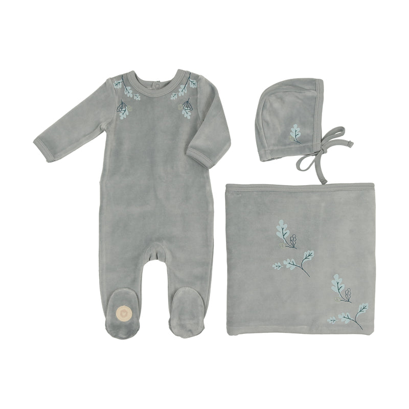 Hanging Leaves Boys Layette Set