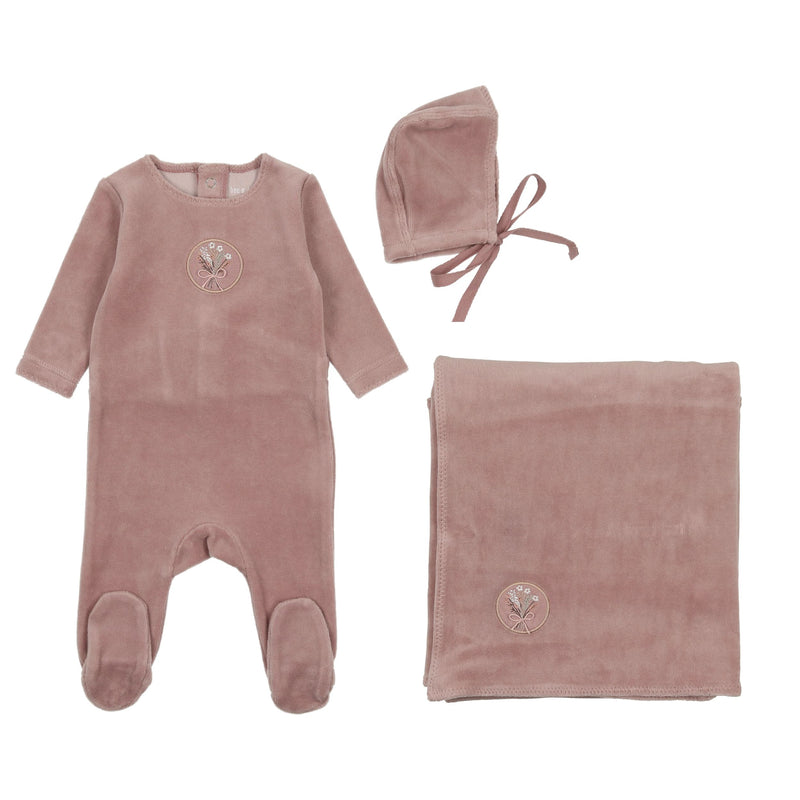 Embroidered Center Embossed Layette Set