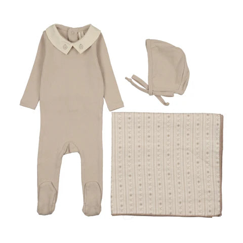 Sweetheart Collar Layette Set